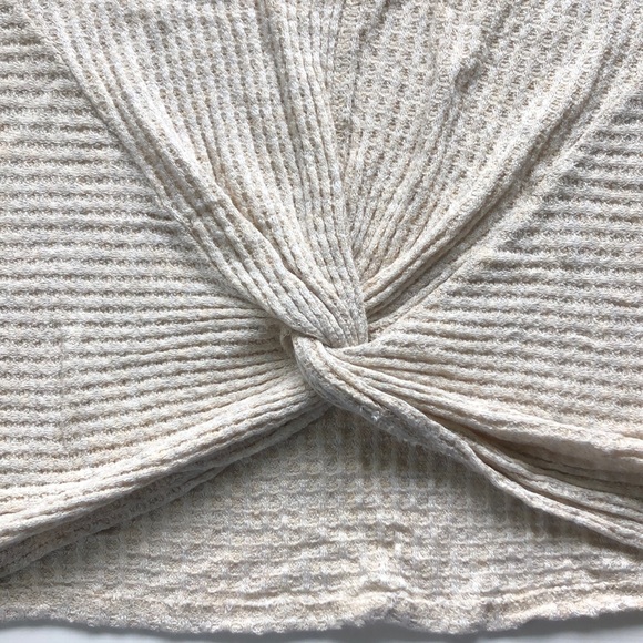 Long-Sleeve w/ Front Knot Harper Heritage Shirt - Picture 3 of 3